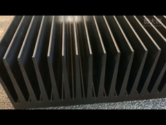 Wasserdichtes Gehäuse Industriealuminiumprofil Bohrwerk fertiggestellt