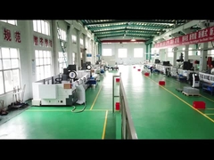 Industrielles Aluminiumprofil mit Bohr- und Schnittwerk, hohe Leistung.