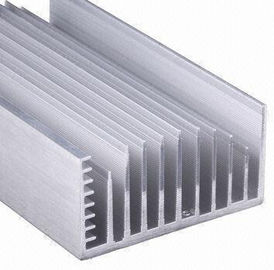 Klären Sie anodisierte 6063-T5 Aluminium-LED Kühlkörper-Verdrängungs-Profile mit dem Klopfen und stempeln