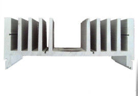 Verdrängter Aluminiumkühlkörper profiliert kundengebundene Form/Aluminiumheizkörper