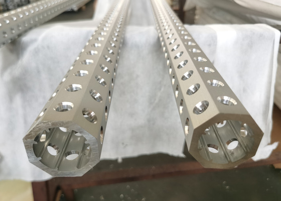 CNC-Bearbeitung auf individuelle Anforderung Industrieprofile aus Aluminium für Roboterarmstrahl / Mechanischer Arm / Automatisierungsausrüstung