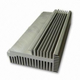 Klare 6063-T5 Aluminium-LED Kühlkörper-Verdrängungs-Profile mit dem Klopfen/stempelnd