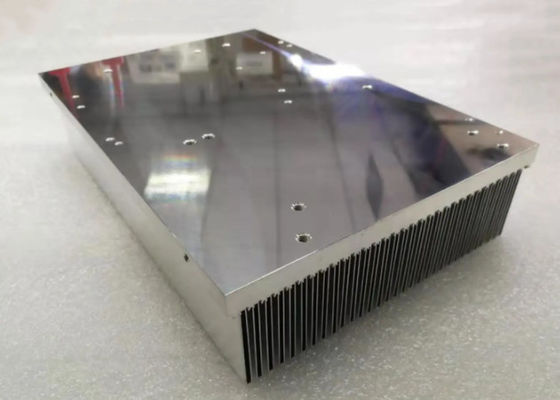 Die beendete Mühle anodisierte gebürstete Aluminiumkühlkörper-Verdrängungs-Polierprofile
