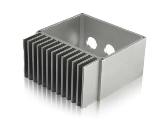 6060 anodisierter Cnc, der Verdrängungs-Profile des Kühlkörper-En755 maschinell bearbeitet